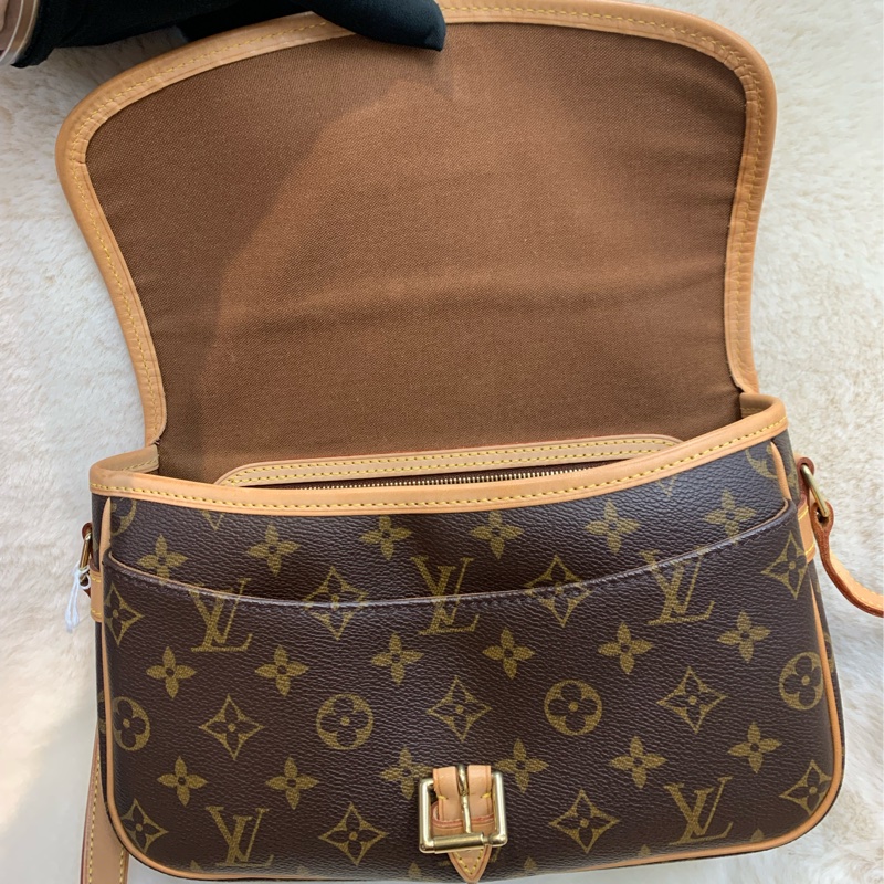 Louis Vuitton LV 老花法棍斜背包 (IA536)-6