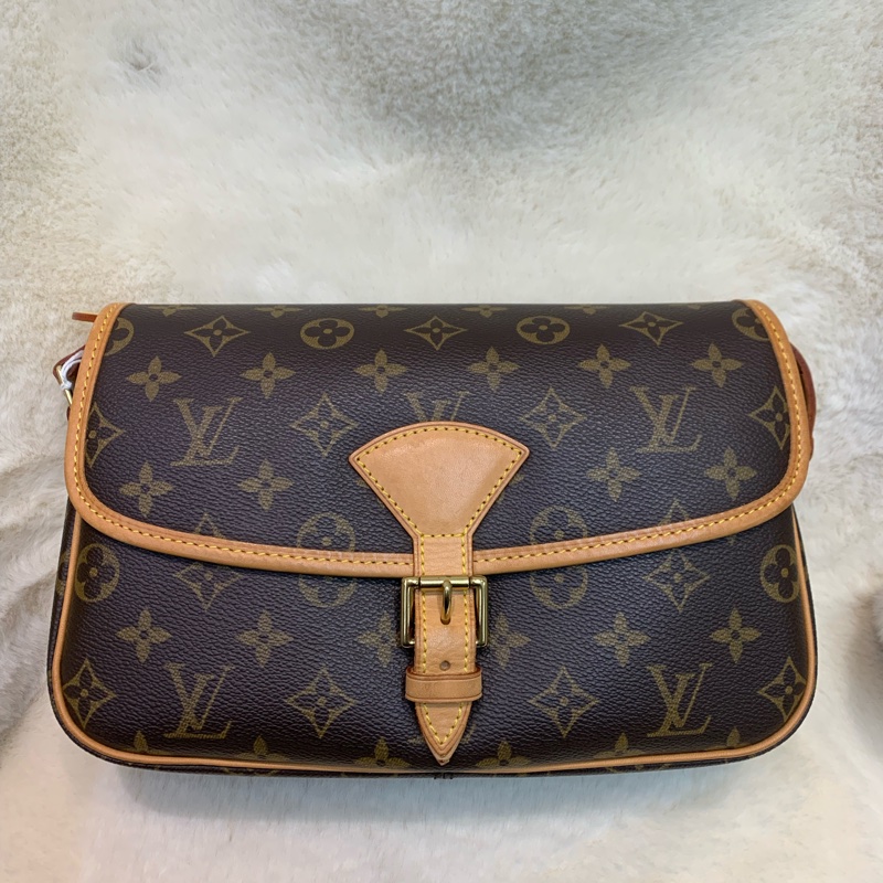 Louis Vuitton LV 老花法棍斜背包 (IA536)-24
