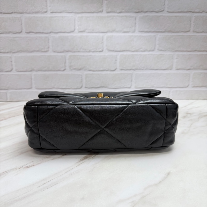 香奈兒Chanel 19 Bag 菱格紋羊皮黑色金釦 金銀雙色鏈帶 小號 手提/肩背/斜背-7