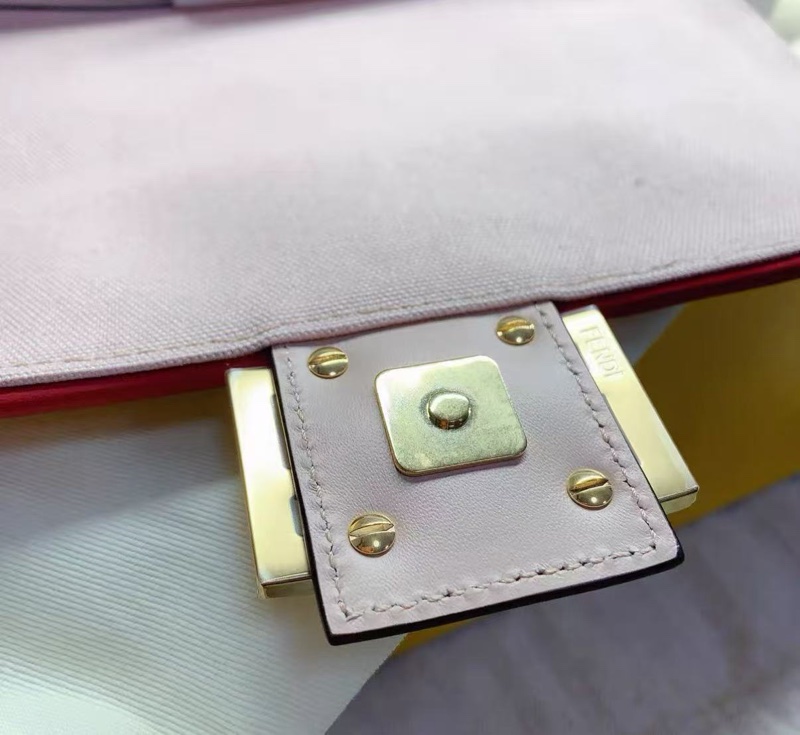 FENDI 情人節限定粉色老花手提肩背斜背包28*16*6.5 新品閒置 配件塵袋盒子-7