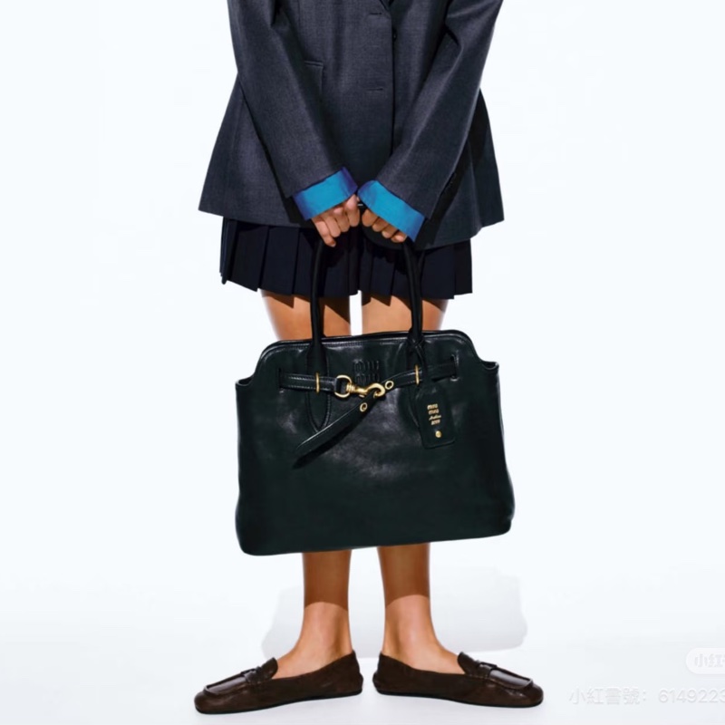 MIUMIU繆繆👩🏻🎤AVENTURE黑色金扣羊皮#大號托特包#-16