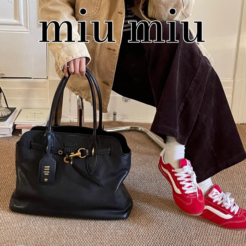 MIUMIU繆繆👩🏻🎤AVENTURE黑色金扣羊皮#大號托特包#-20