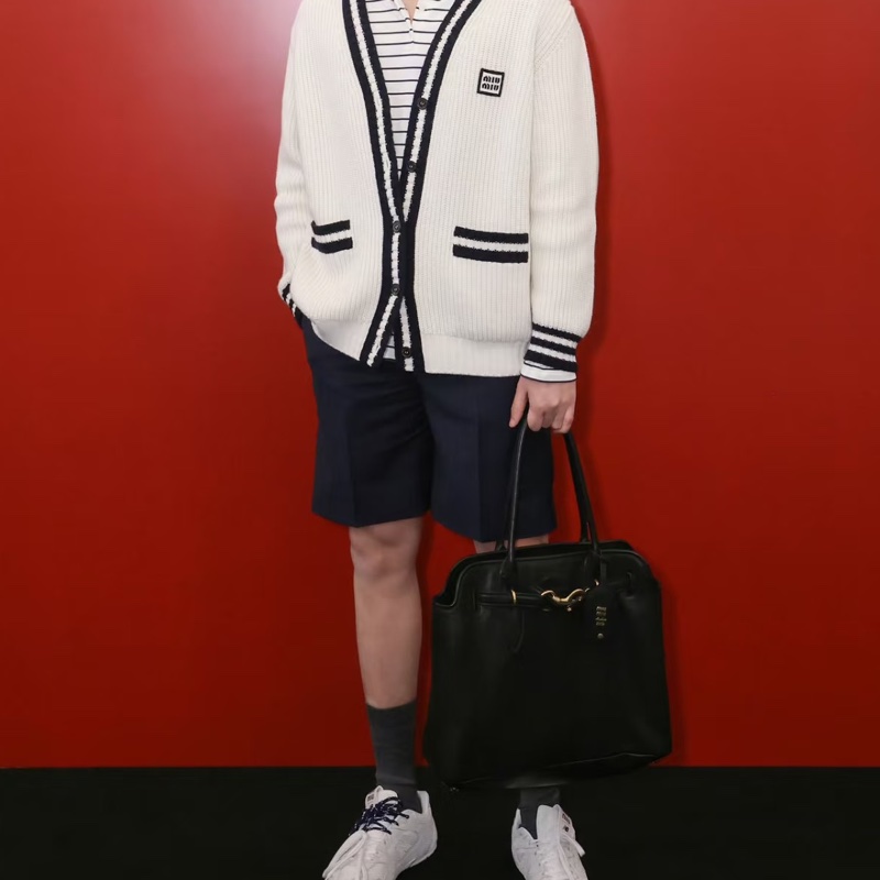 MIUMIU繆繆👩🏻🎤AVENTURE黑色金扣羊皮#大號托特包#-25