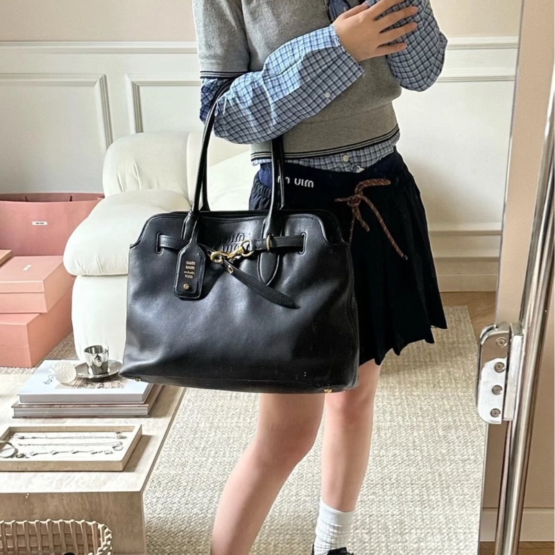 MIUMIU繆繆👩🏻🎤AVENTURE黑色金扣羊皮#大號托特包#-28