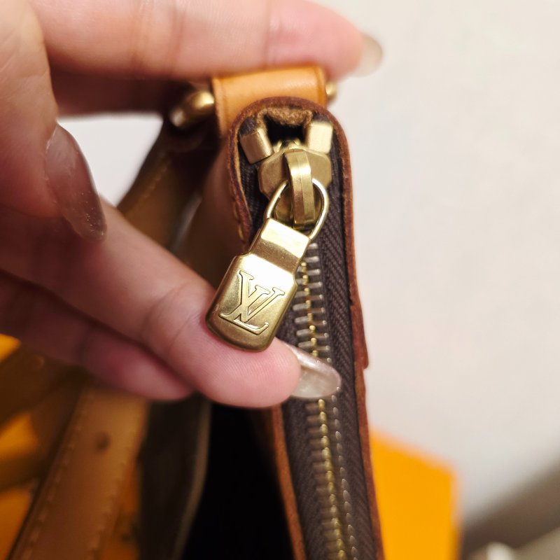 母親節特價 Louis Vuitton LV原花 Odeon斜背包 肩背包-27