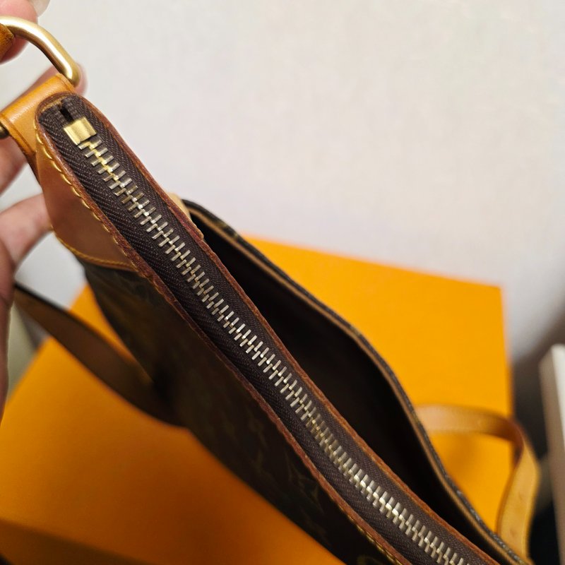 母親節特價 Louis Vuitton LV原花 Odeon斜背包 肩背包-28