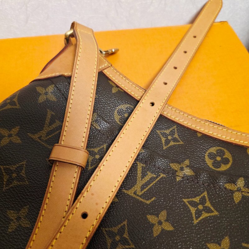 母親節特價 Louis Vuitton LV原花 Odeon斜背包 肩背包-31