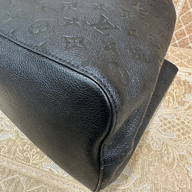 LV 黑牛皮壓紋金釦Noeneo MM手提肩背包M45256-6