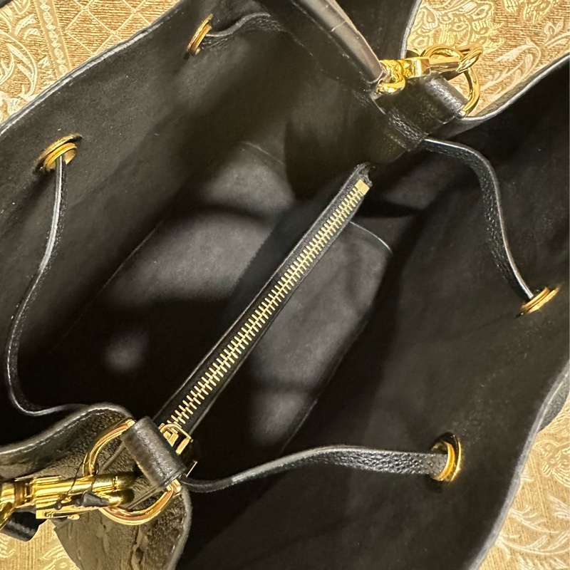 LV 黑牛皮壓紋金釦Noeneo MM手提肩背包M45256-9