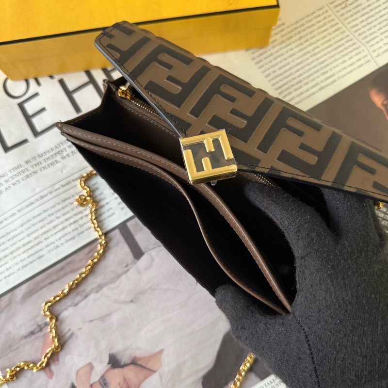 FF Diamonds 浮雕小牛皮鍊帶WOC(棕色)-8