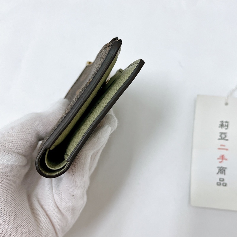 莉亞精品♡LV 對開短夾 綠 二手-6