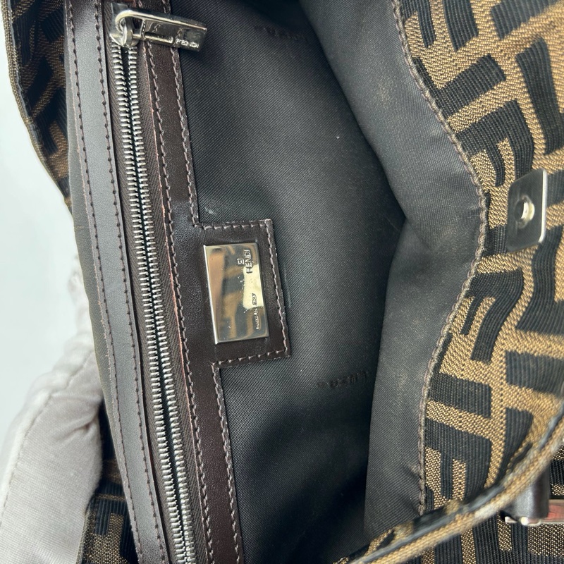 Fendi棕色老花銀扣波士頓手提包-9