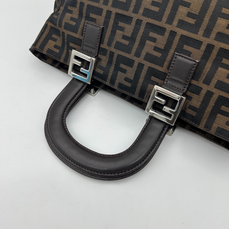 Fendi棕色老花銀扣波士頓手提包-10