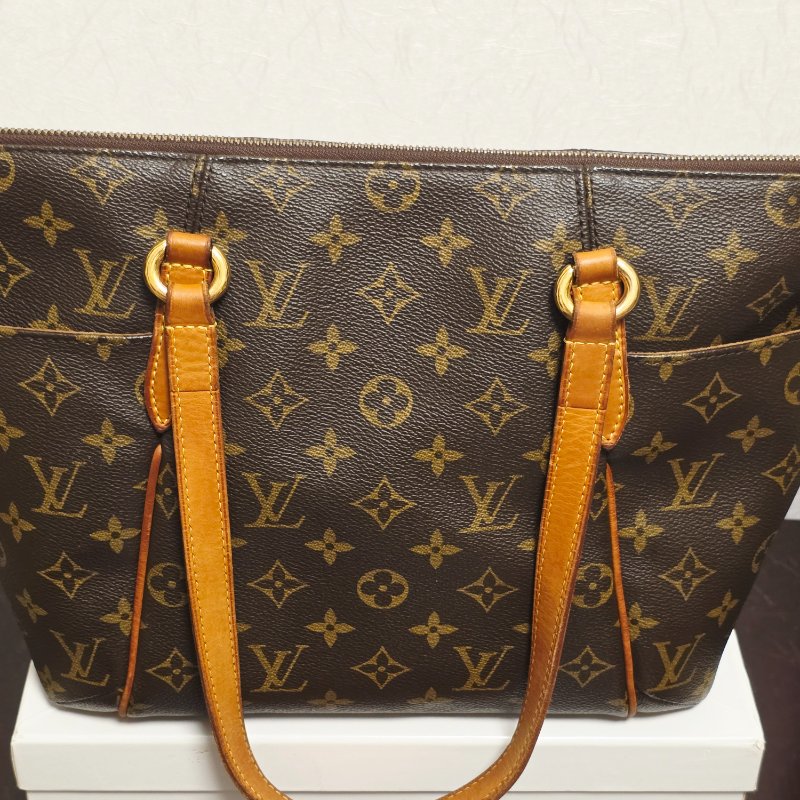 母親節特價 二手 小款 LV原花 天心包 氣質出眾-32