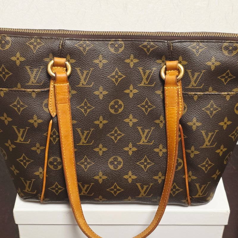 母親節特價 二手 小款 LV原花 天心包 氣質出眾-34