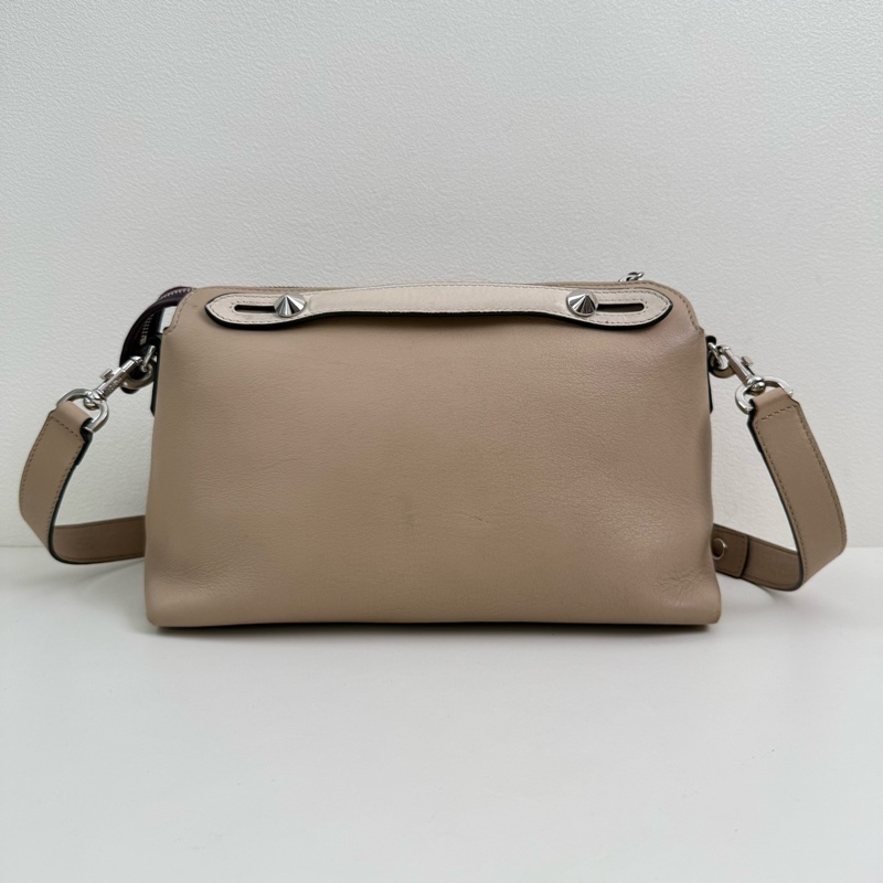 芬迪/Fendi 米色牛皮斜挎包 銀扣-2