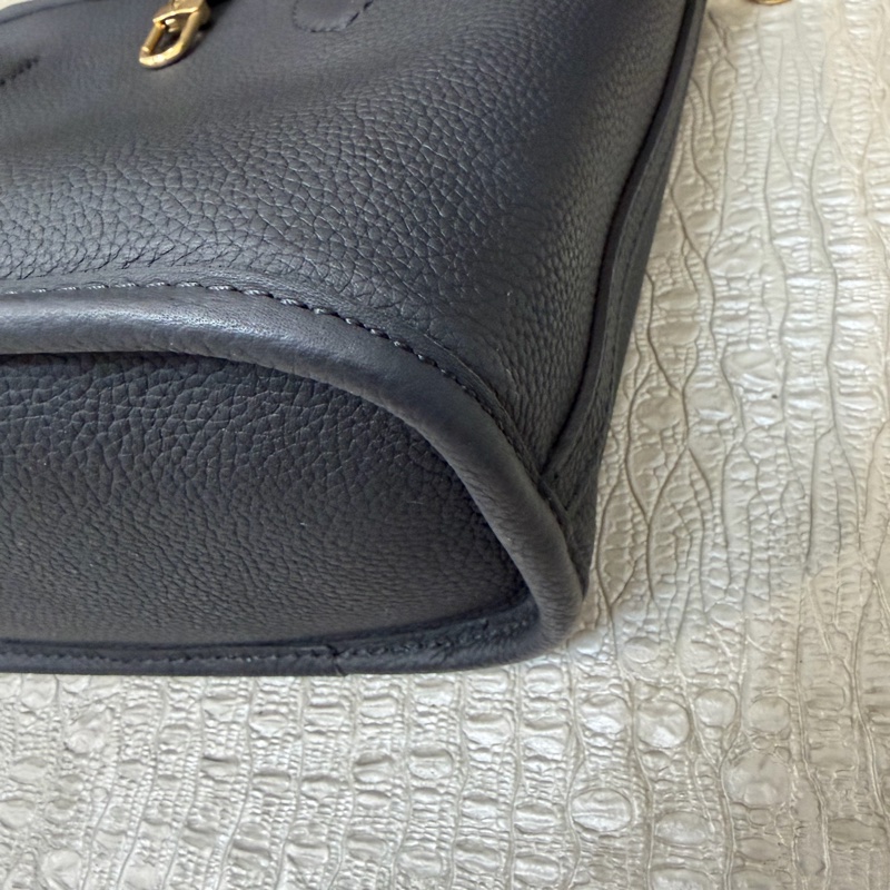 LV 原花黑牛皮雙面Neverfull insideout BB托特包-5