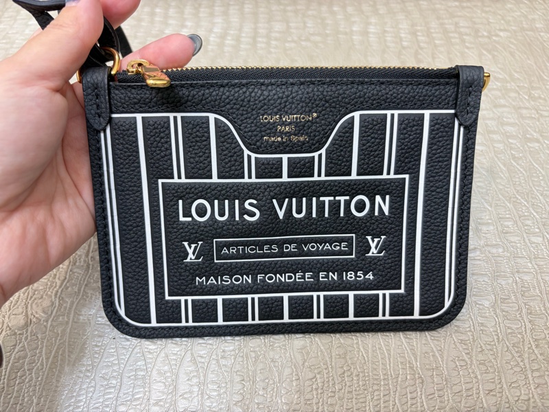 LV 原花黑牛皮雙面Neverfull insideout BB托特包-12