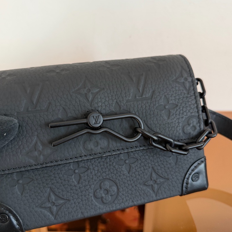 #95新 Louis Vuitton Steamer 黑壓紋盒子包-1