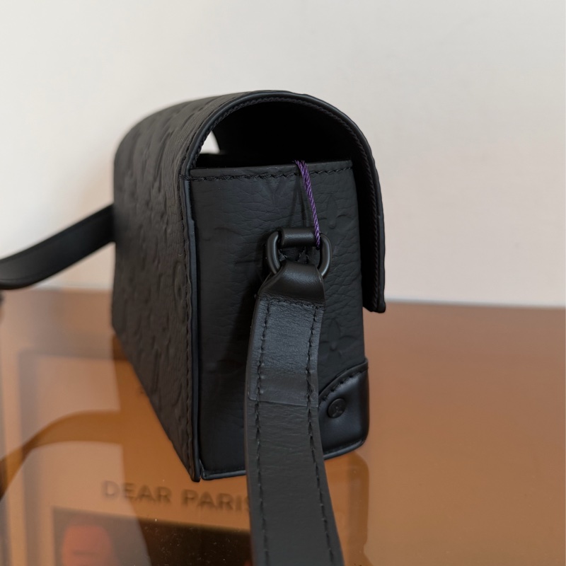 #95新 Louis Vuitton Steamer 黑壓紋盒子包-4