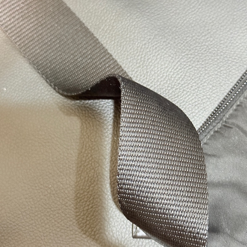 9新🎖️男生怎麼背怎麼帥的黑色PRADA🖤經典尼龍 胸口包 腰包 斜背包-1