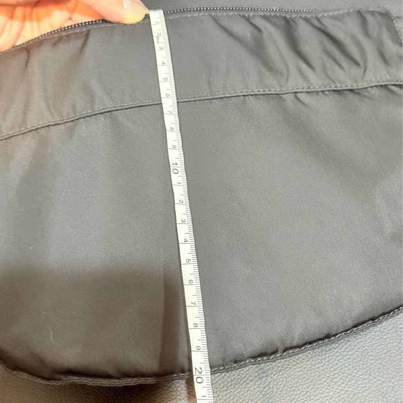 9新🎖️男生怎麼背怎麼帥的黑色PRADA🖤經典尼龍 胸口包 腰包 斜背包-9