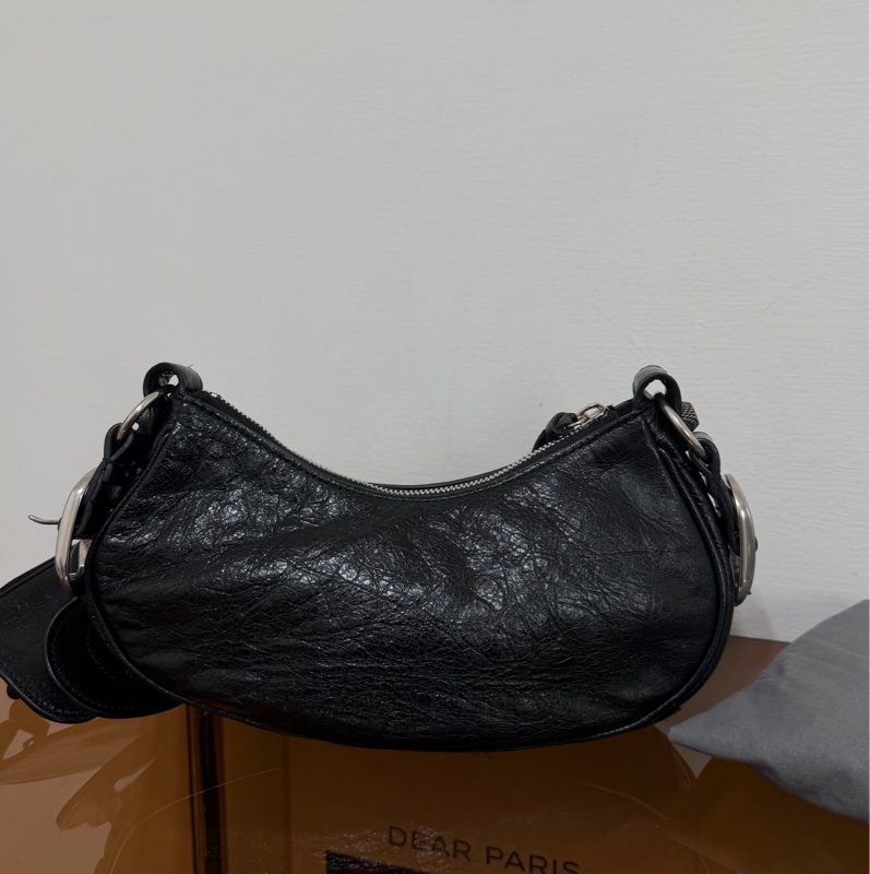 #全網最便宜 Balenciaga Le Cagole xs 月牙包機車包-3