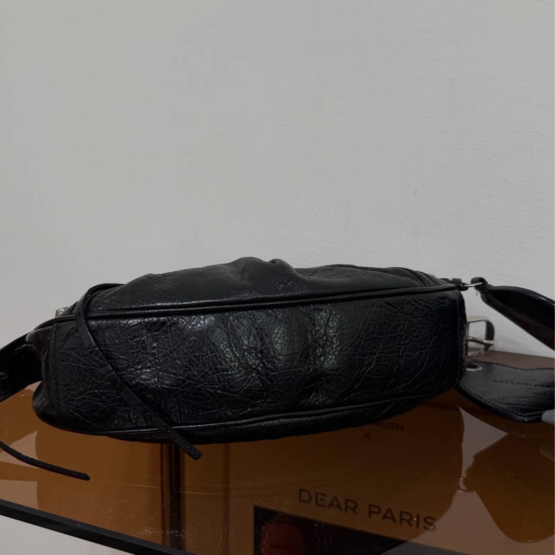 #全網最便宜 Balenciaga Le Cagole xs 月牙包機車包-7