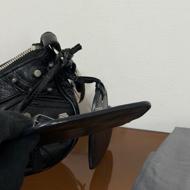 #全網最便宜 Balenciaga Le Cagole xs 月牙包機車包-16