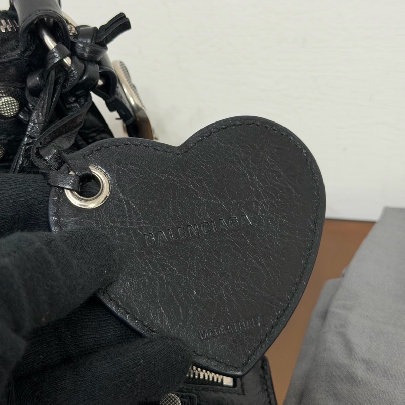 #全網最便宜 Balenciaga Le Cagole xs 月牙包機車包-18