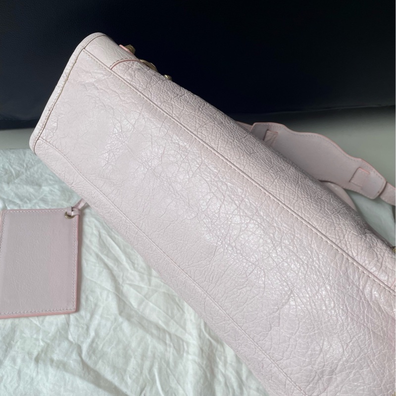 Balenciaga 巴黎世家櫻花粉金釘中號機車包。-4