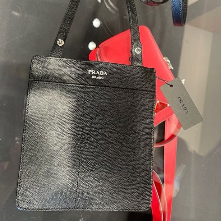 過海關✈️超方便的PRADA斜背包 黑色防刮牛皮材質-2