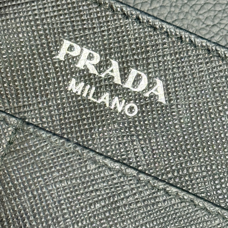 過海關✈️超方便的PRADA斜背包 黑色防刮牛皮材質-17