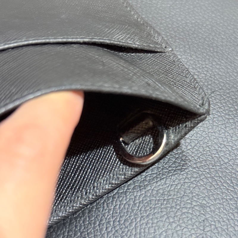 過海關✈️超方便的PRADA斜背包 黑色防刮牛皮材質-30