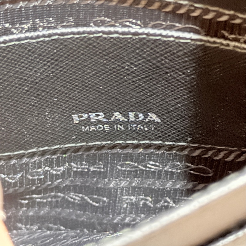 過海關✈️超方便的PRADA斜背包 黑色防刮牛皮材質-35