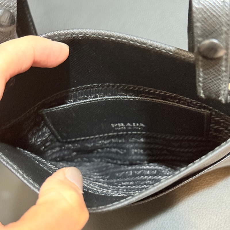 過海關✈️超方便的PRADA斜背包 黑色防刮牛皮材質-36