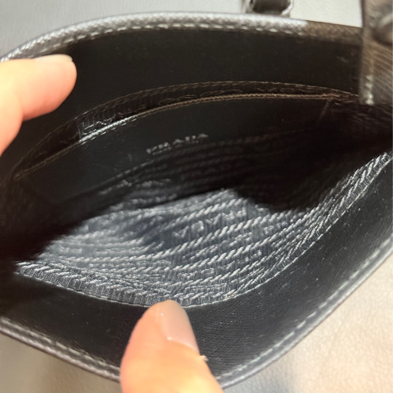 過海關✈️超方便的PRADA斜背包 黑色防刮牛皮材質-37