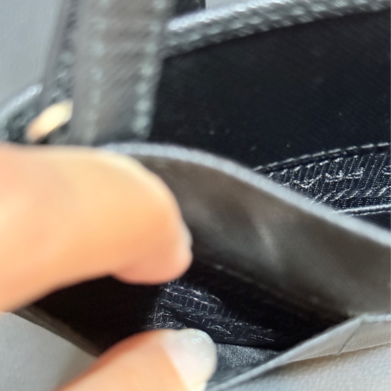 過海關✈️超方便的PRADA斜背包 黑色防刮牛皮材質-38