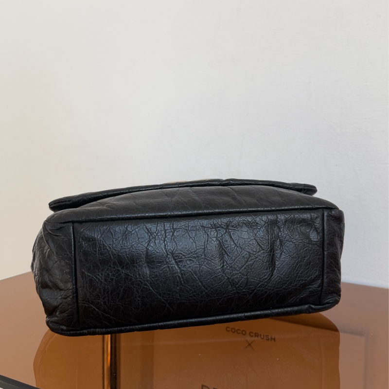 #小紅書爆款 Balenciaga Monaco Mini 黑銀 枕頭包-6