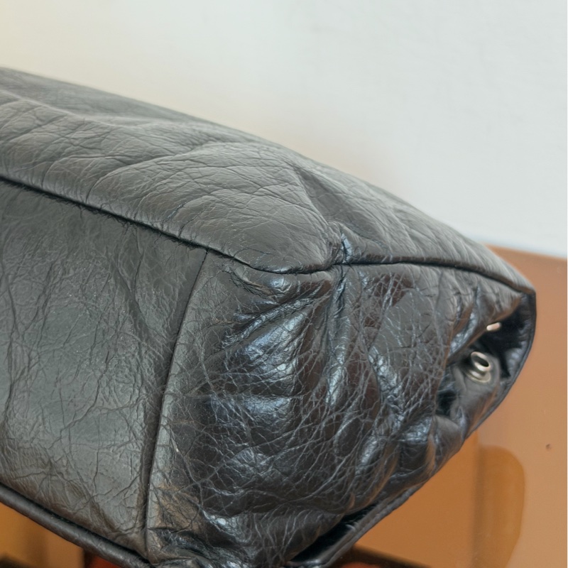 #小紅書爆款 Balenciaga Monaco Mini 黑銀 枕頭包-10