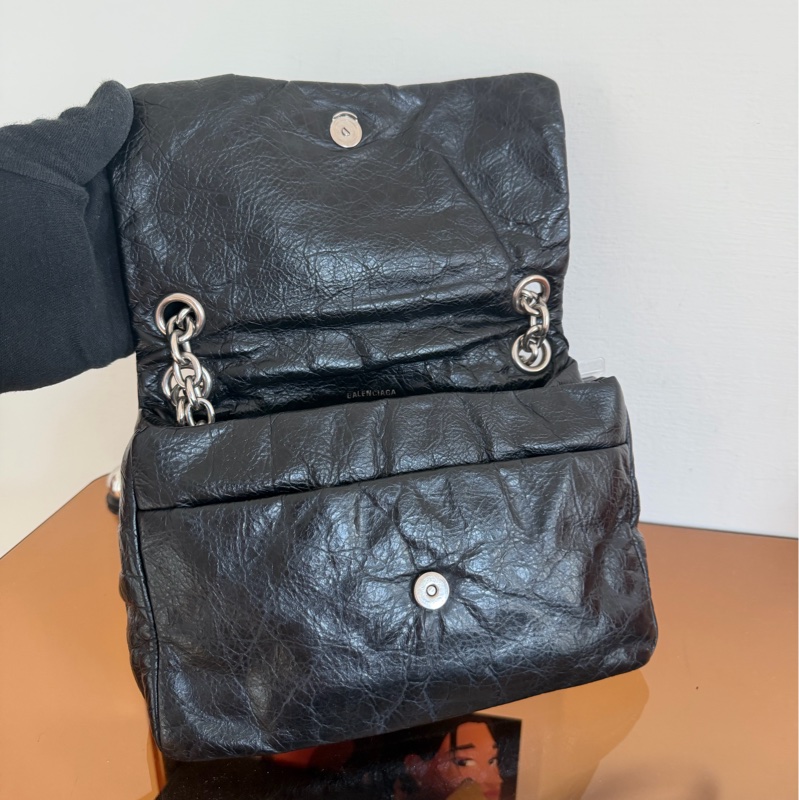 #小紅書爆款 Balenciaga Monaco Mini 黑銀 枕頭包-13