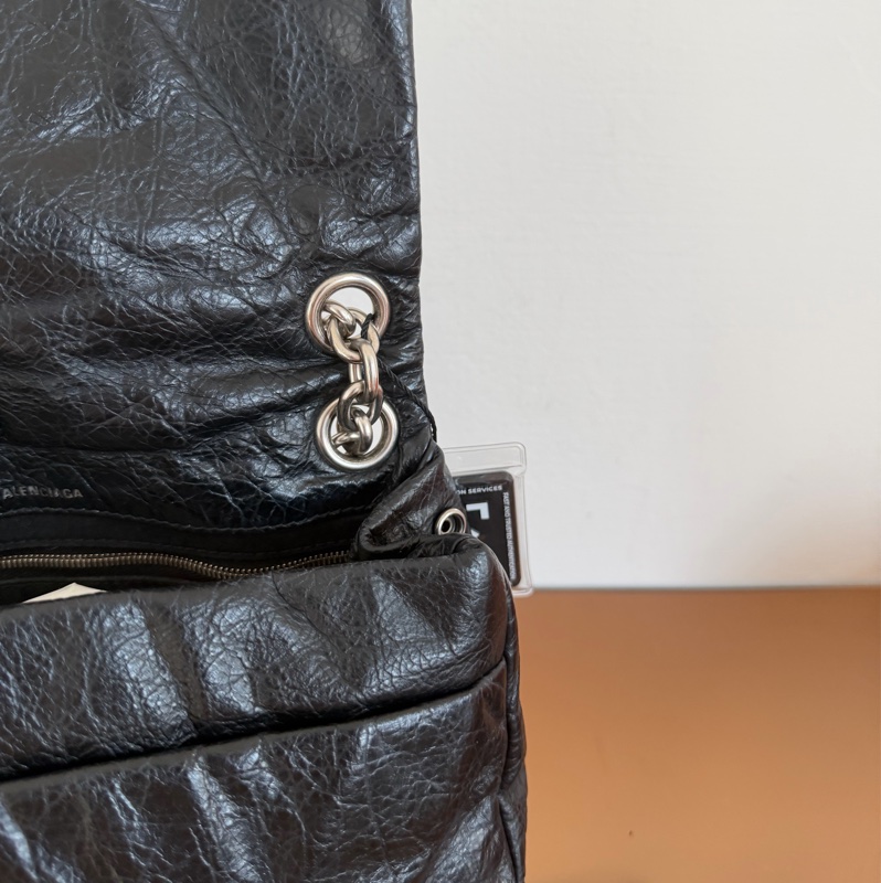 #小紅書爆款 Balenciaga Monaco Mini 黑銀 枕頭包-14