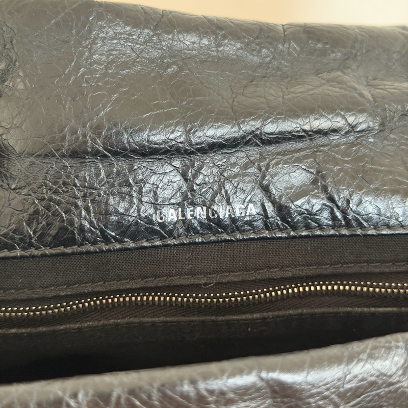 #小紅書爆款 Balenciaga Monaco Mini 黑銀 枕頭包-18