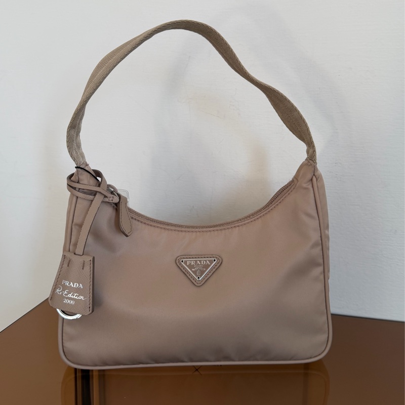 #全網最便宜 Prada 2000 hobo 奶茶色-1