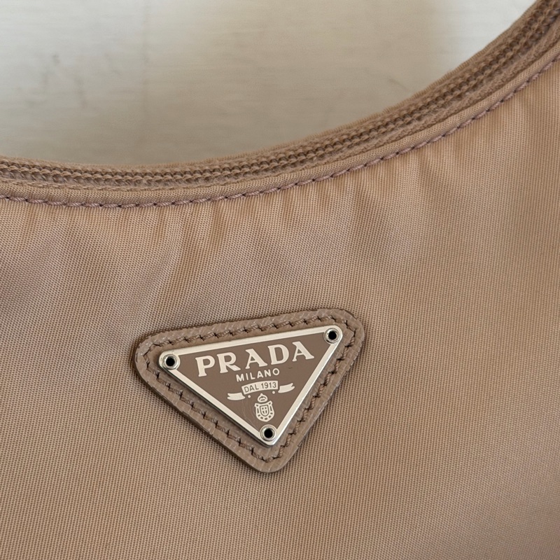 #全網最便宜 Prada 2000 hobo 奶茶色-2