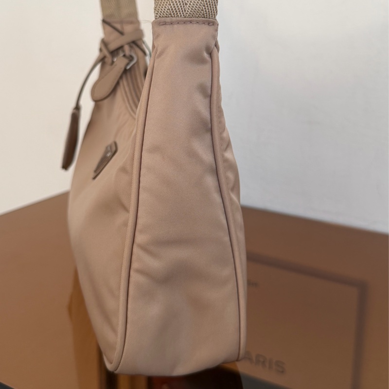 #全網最便宜 Prada 2000 hobo 奶茶色-4