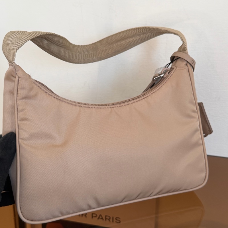 #全網最便宜 Prada 2000 hobo 奶茶色-5