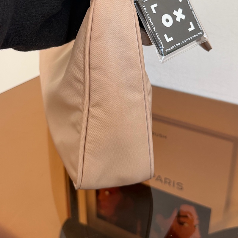 #全網最便宜 Prada 2000 hobo 奶茶色-6
