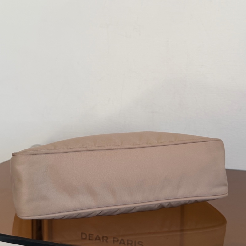 #全網最便宜 Prada 2000 hobo 奶茶色-7