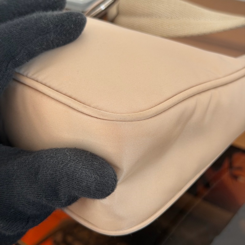 #全網最便宜 Prada 2000 hobo 奶茶色-9